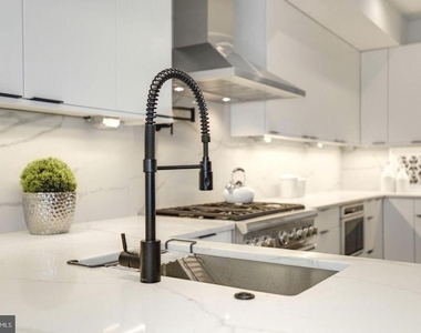 1817 Vernon Street Nw - Photo Thumbnail 10