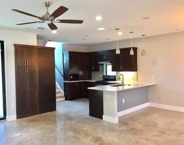 5619 Adams Ave - Photo Thumbnail 1