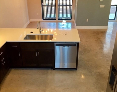 5619 Adams Ave - Photo Thumbnail 3