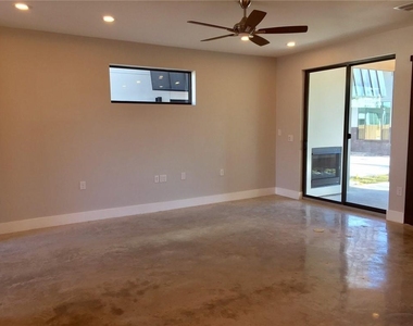 5619 Adams Ave - Photo Thumbnail 7