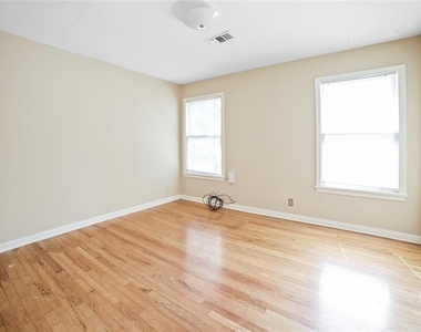 310 Franklin Blvd - Photo Thumbnail 7