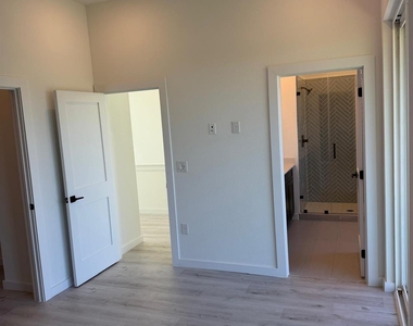 2000 Riverside Farms Rd - Photo Thumbnail 18