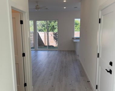 2000 Riverside Farms Rd - Photo Thumbnail 4