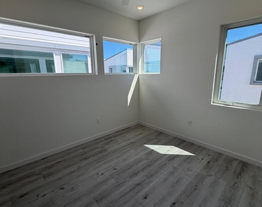 2000 Riverside Farms Rd - Photo Thumbnail 26