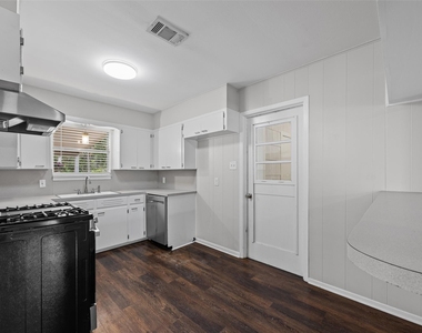 3108 Clawson Rd - Photo Thumbnail 4