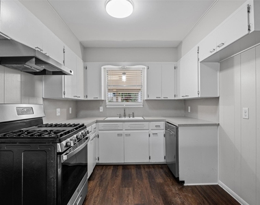 3108 Clawson Rd - Photo Thumbnail 5