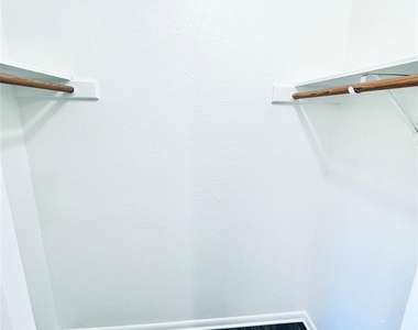 2612 Gwendolyn Ln - Photo Thumbnail 31