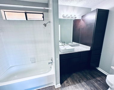 2612 Gwendolyn Ln - Photo Thumbnail 32