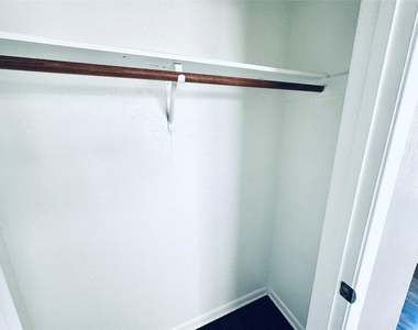 2612 Gwendolyn Ln - Photo Thumbnail 21