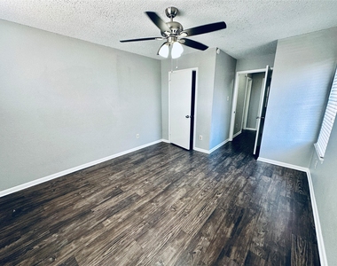 2612 Gwendolyn Ln - Photo Thumbnail 20