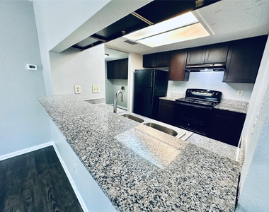 2612 Gwendolyn Ln - Photo Thumbnail 1