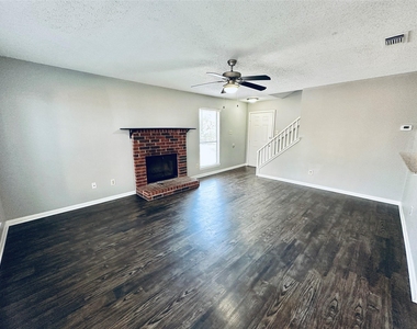 2612 Gwendolyn Ln - Photo Thumbnail 12