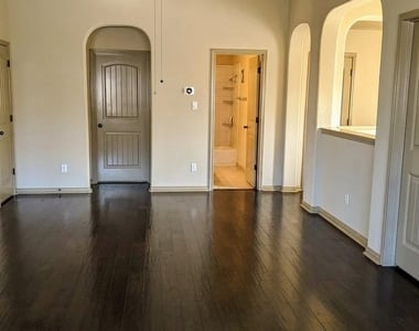 1628 Greenside Dr - Photo Thumbnail 14