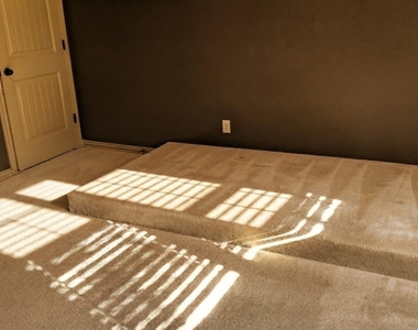 1628 Greenside Dr - Photo Thumbnail 17