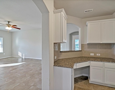 1900 Mexia Dr - Photo Thumbnail 10