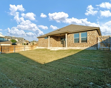 1900 Mexia Dr - Photo Thumbnail 20