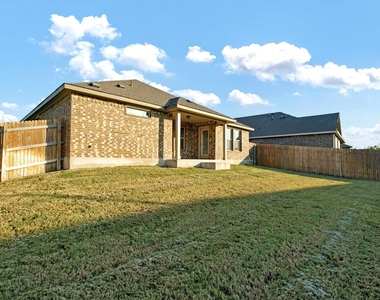 1900 Mexia Dr - Photo Thumbnail 19