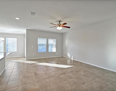 1900 Mexia Dr - Photo Thumbnail 9
