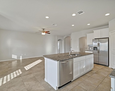 1900 Mexia Dr - Photo Thumbnail 5