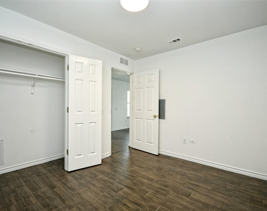 411 Delmar Ave - Photo Thumbnail 24
