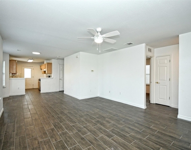 411 Delmar Ave - Photo Thumbnail 9