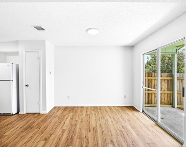5901 Kevin Kelly Pl - Photo Thumbnail 9