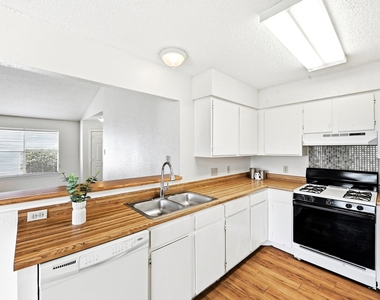 5901 Kevin Kelly Pl - Photo Thumbnail 14