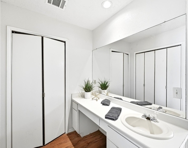 5901 Kevin Kelly Pl - Photo Thumbnail 17