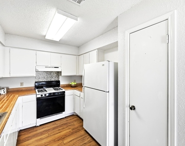 5901 Kevin Kelly Pl - Photo Thumbnail 12