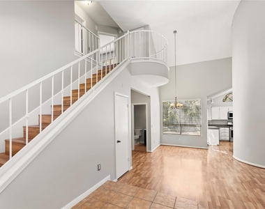 2009 Cervin Blvd - Photo Thumbnail 4