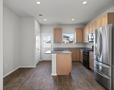 122 Bluestem Dr - Photo Thumbnail 7