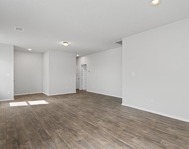 122 Bluestem Dr - Photo Thumbnail 14