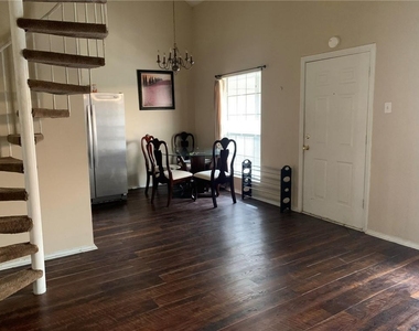 2401 Leon St - Photo Thumbnail 8