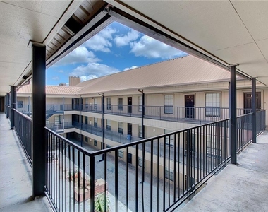 2401 Leon St - Photo Thumbnail 12