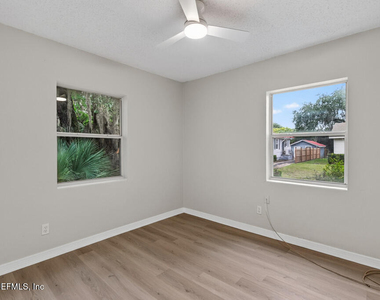 204 E 25th Street - Photo Thumbnail 16