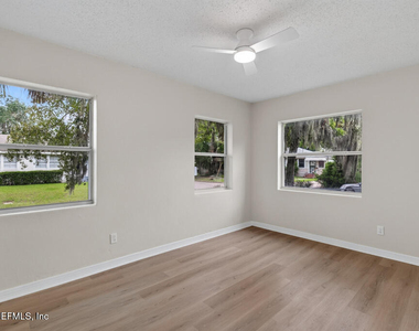 204 E 25th Street - Photo Thumbnail 11