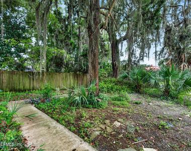 204 E 25th Street - Photo Thumbnail 22