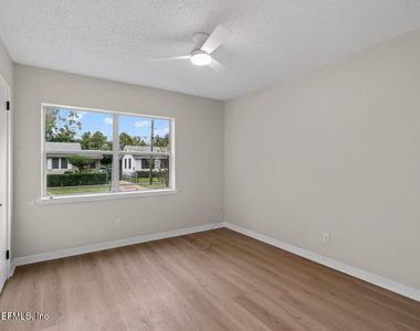 204 E 25th Street - Photo Thumbnail 10