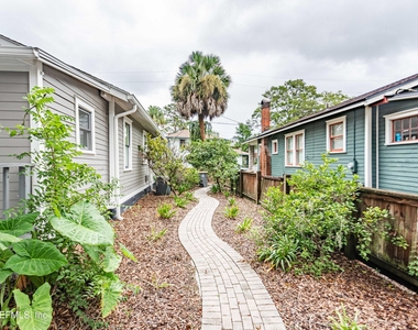 1534 Robinson Avenue - Photo Thumbnail 4