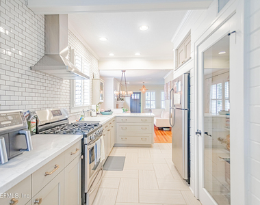 1534 Robinson Avenue - Photo Thumbnail 15