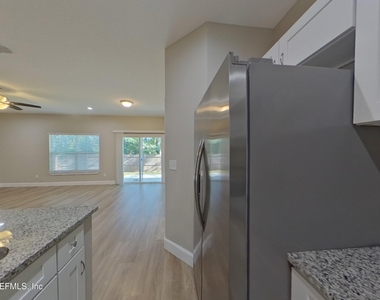 91 Northside Drive N - Photo Thumbnail 4