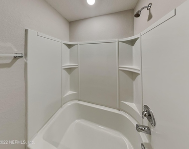 77063 Crosscut Way - Photo Thumbnail 11