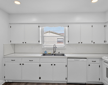 2766 Greenridge Road - Photo Thumbnail 9