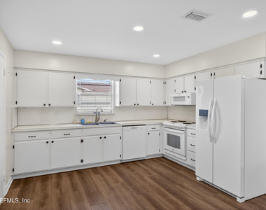 2766 Greenridge Road - Photo Thumbnail 10