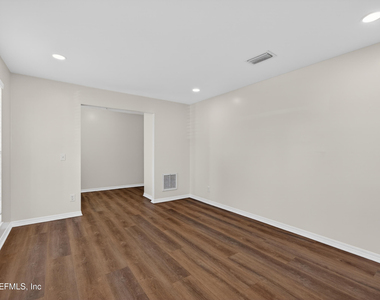 2766 Greenridge Road - Photo Thumbnail 5