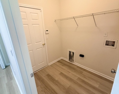 5199 Armsgate Court - Photo Thumbnail 12
