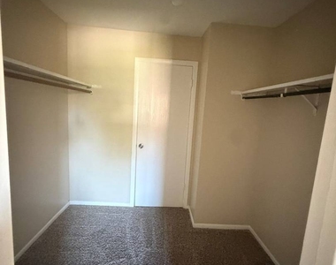 121 W Elk Trail - Photo Thumbnail 8