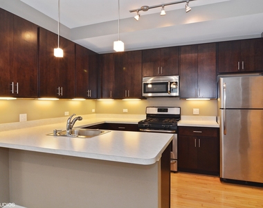 2307 N Springfield Avenue - Photo Thumbnail 3