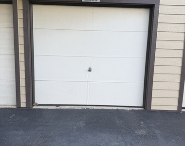 6267 Kit Carson Drive - Photo Thumbnail 8