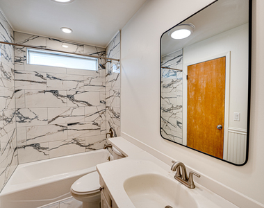 1015 Wilson Avenue - Photo Thumbnail 16